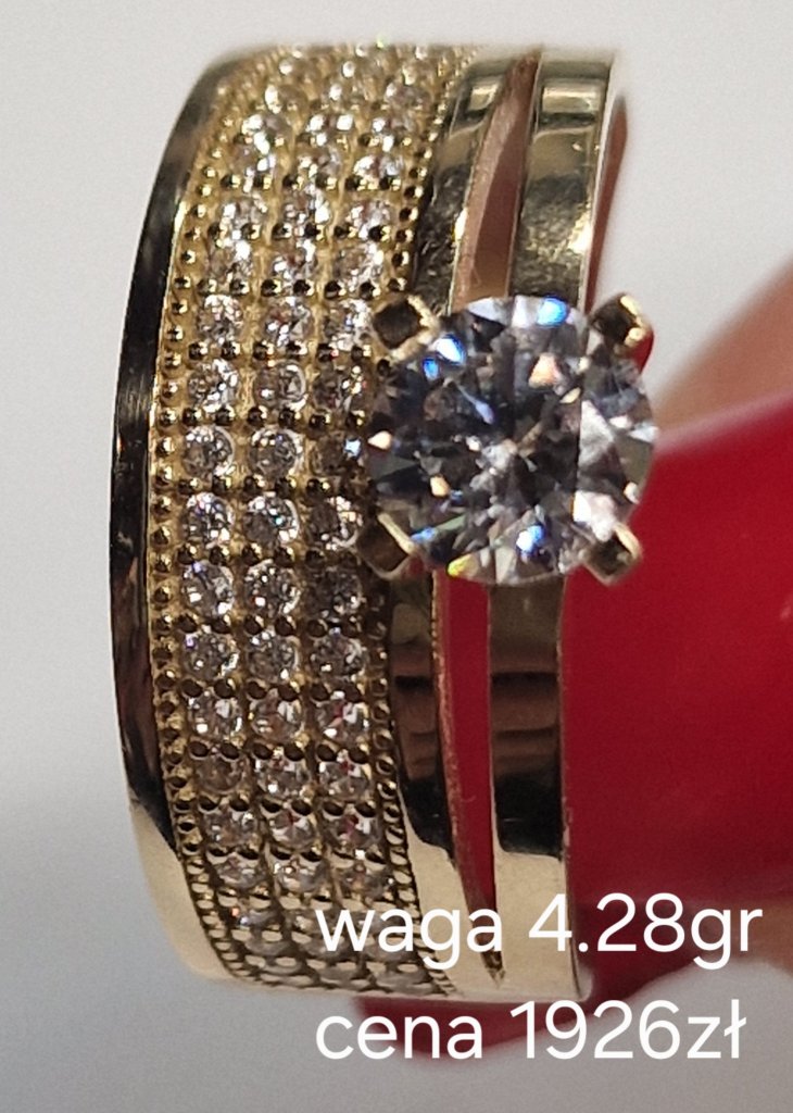 Złoty pierścionek 