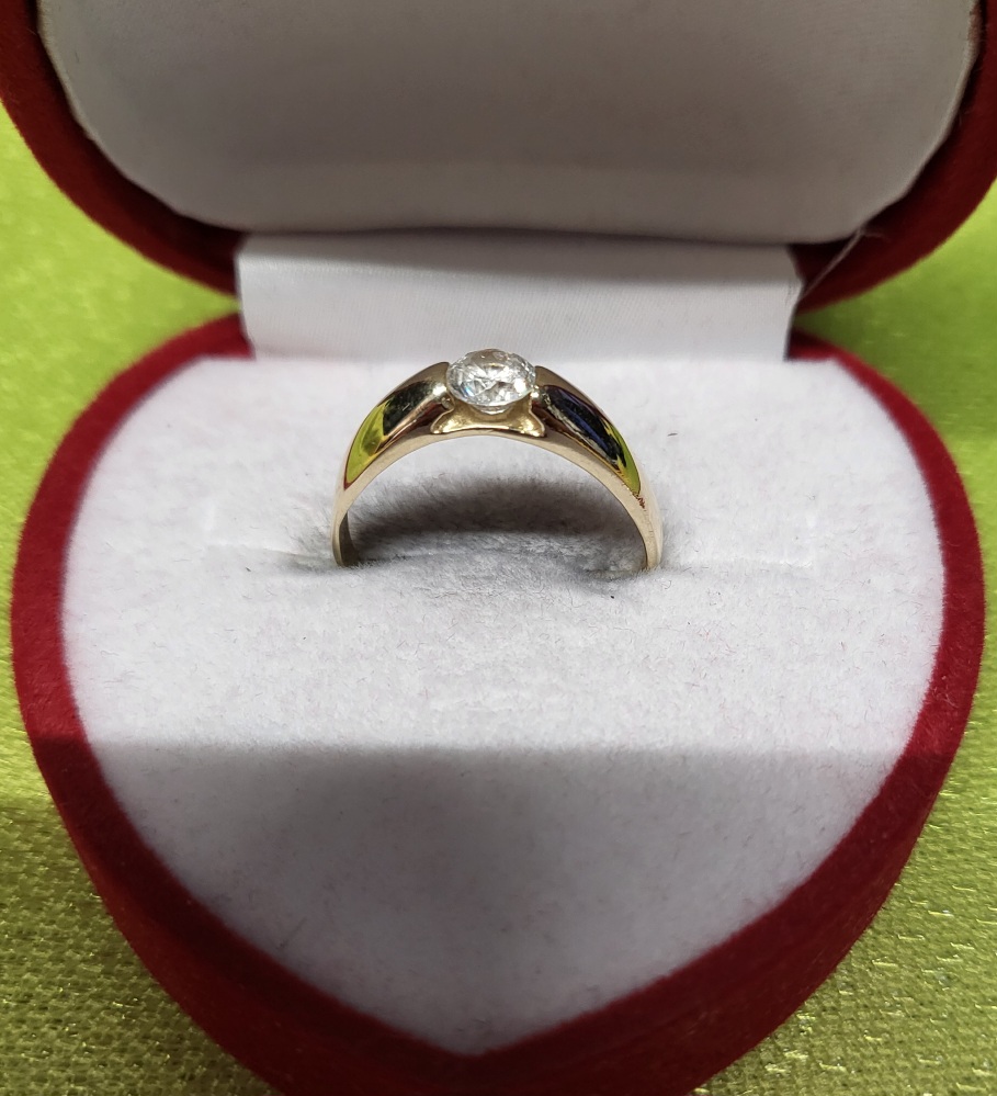 Złoty pierścionek 2.1 gram