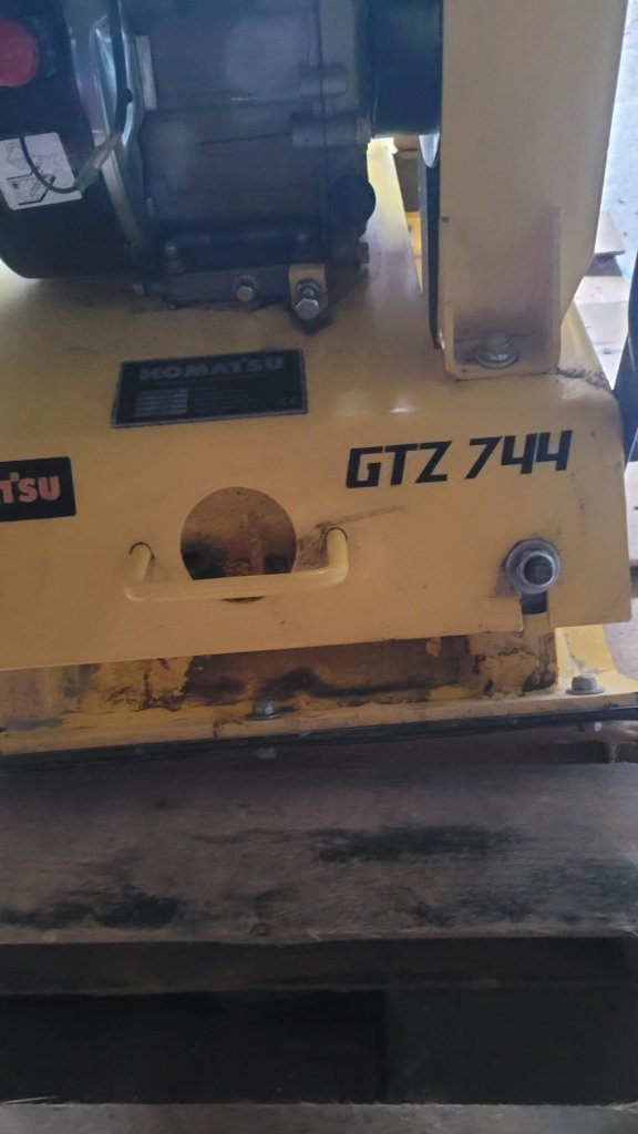 Zageszczarka Komatsu GTZ 744
